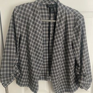 Cropped plaid blazer